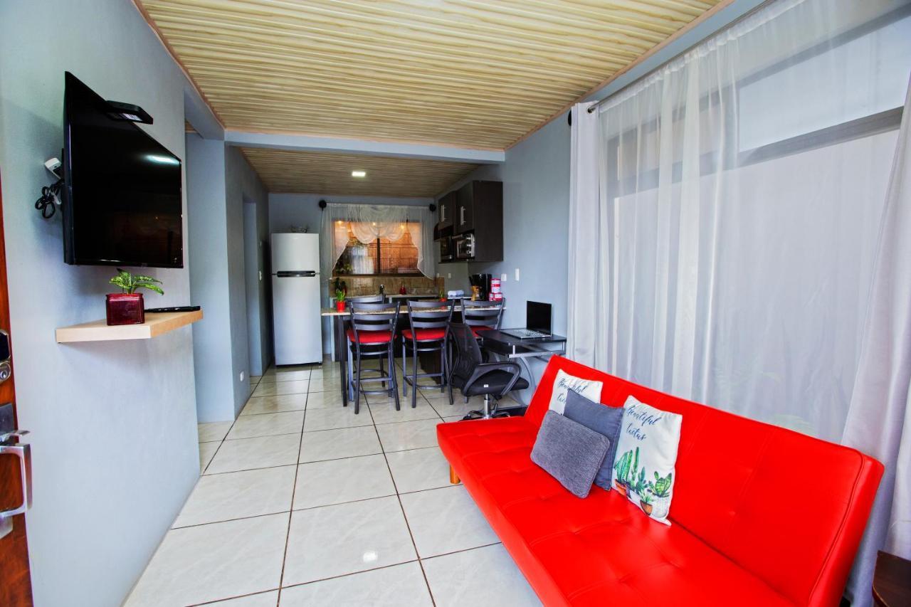 Casa Suculenta ,Monteverde Con Jacuzzi Privado Y Lavanderia المظهر الخارجي الصورة