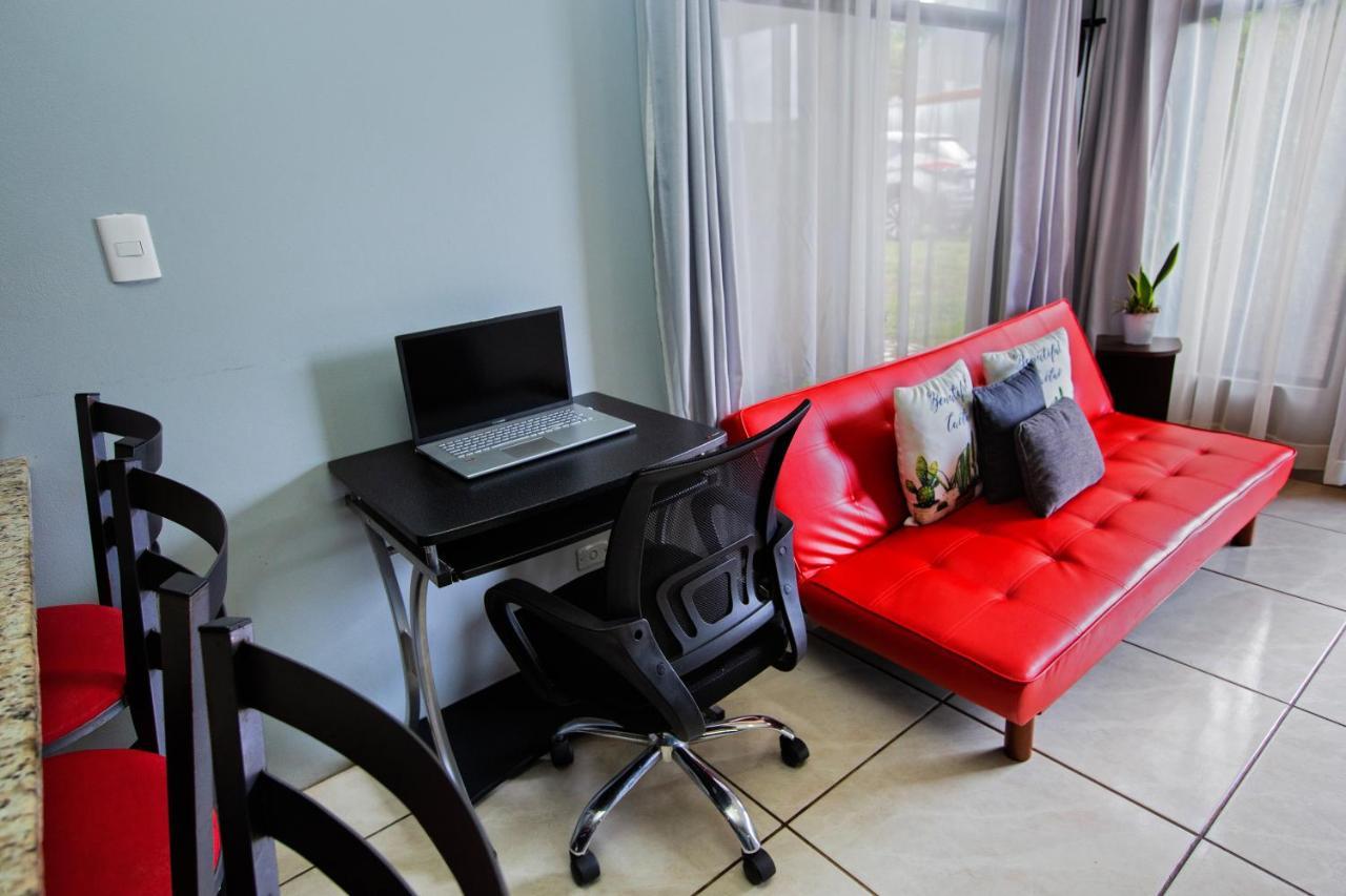 Casa Suculenta ,Monteverde Con Jacuzzi Privado Y Lavanderia المظهر الخارجي الصورة