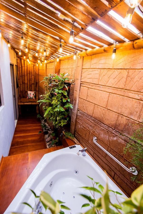 Casa Suculenta ,Monteverde Con Jacuzzi Privado Y Lavanderia المظهر الخارجي الصورة