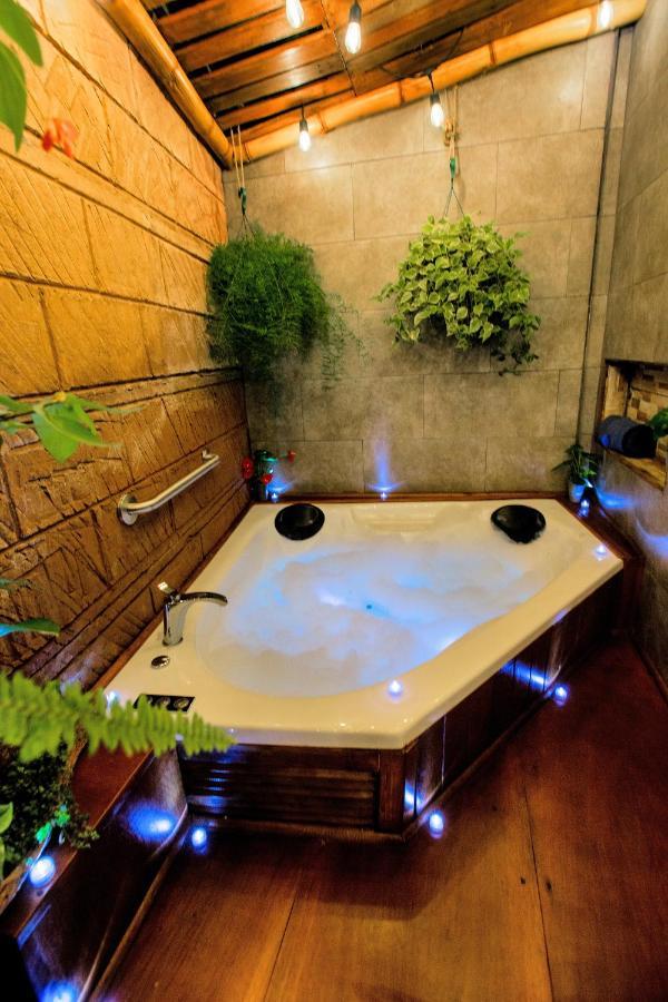 Casa Suculenta ,Monteverde Con Jacuzzi Privado Y Lavanderia المظهر الخارجي الصورة
